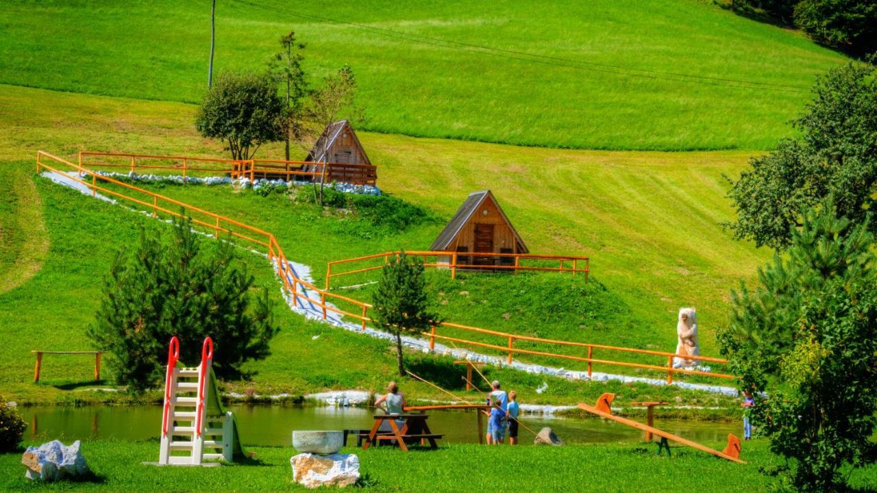 Glamping Vrhovc Hotel Zelezniki Ngoại thất bức ảnh