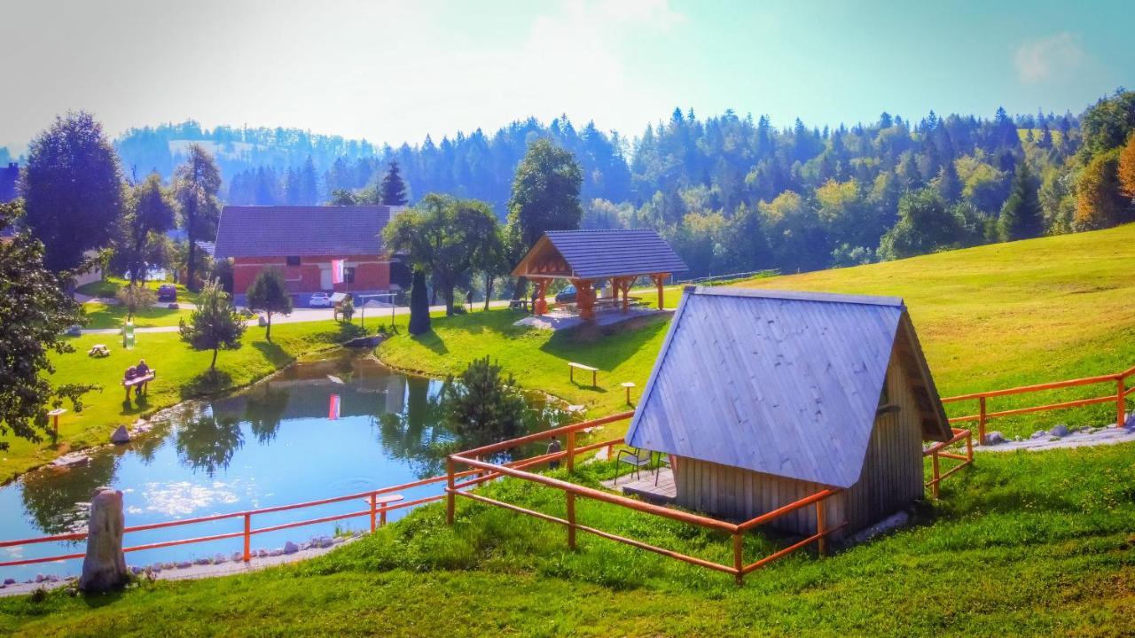 Glamping Vrhovc Hotel Zelezniki Ngoại thất bức ảnh