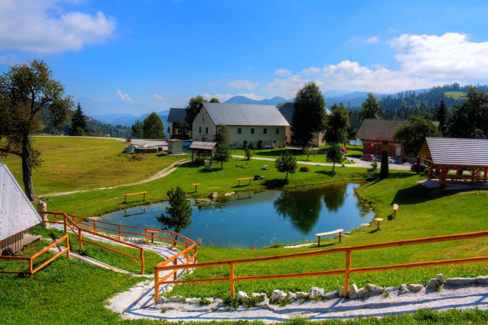 Glamping Vrhovc Hotel Zelezniki Ngoại thất bức ảnh